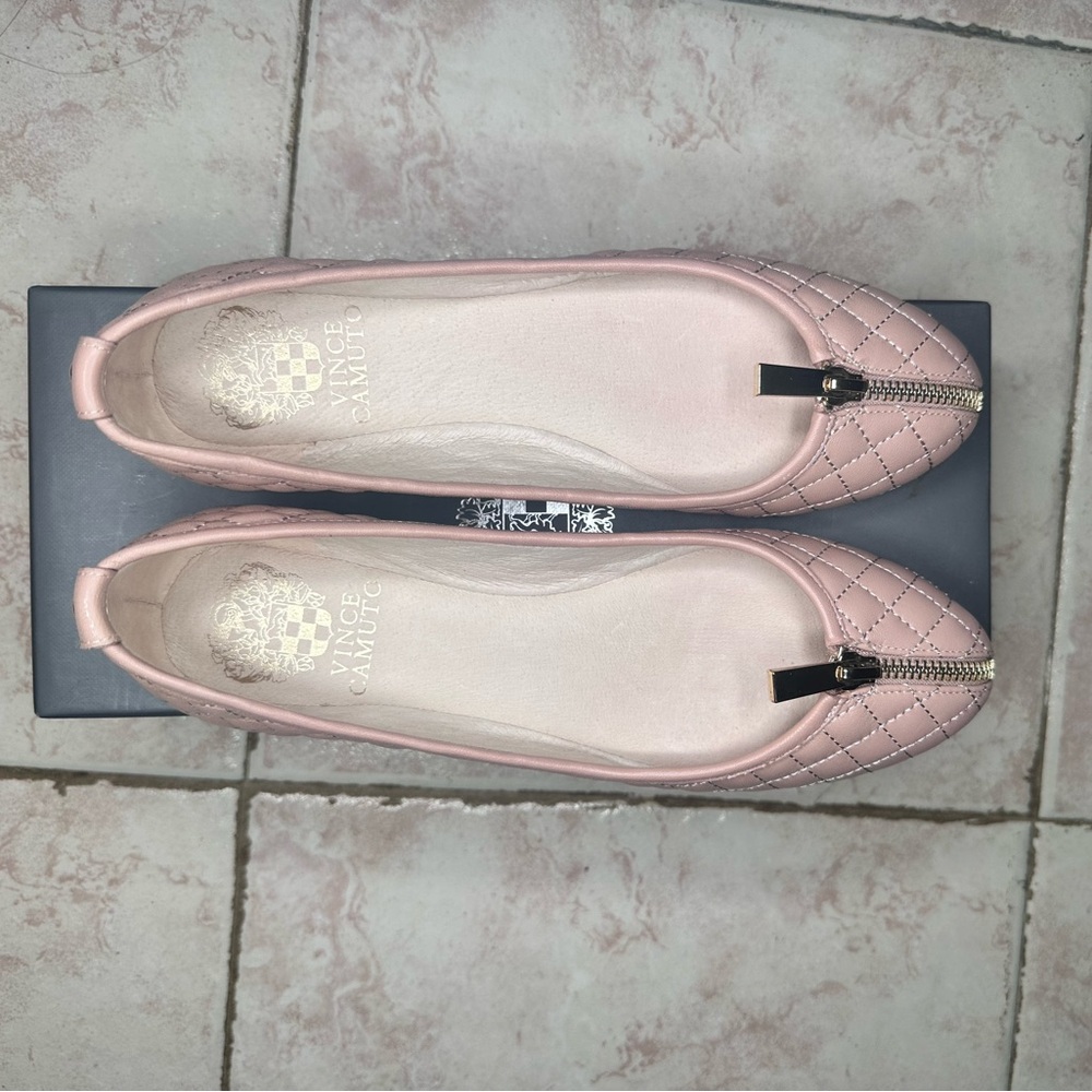 Vince camuto flats perfect for summer